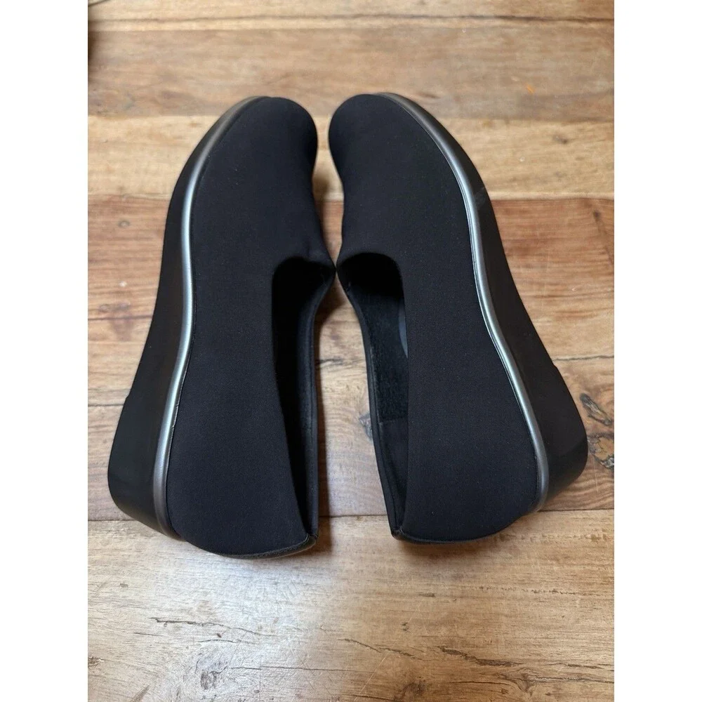 SAS Bliss Black Womens Sz 8.5 Slim Slip On Shoes Tripad Comfort Wedges Stretch